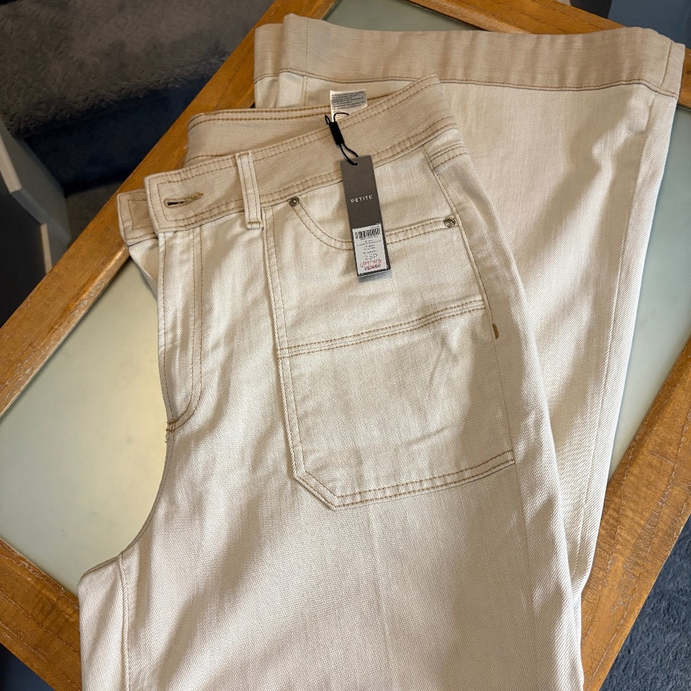 Chico's Womens Wide Leg two tone  jeans. New with Tags size 2.5 Petite